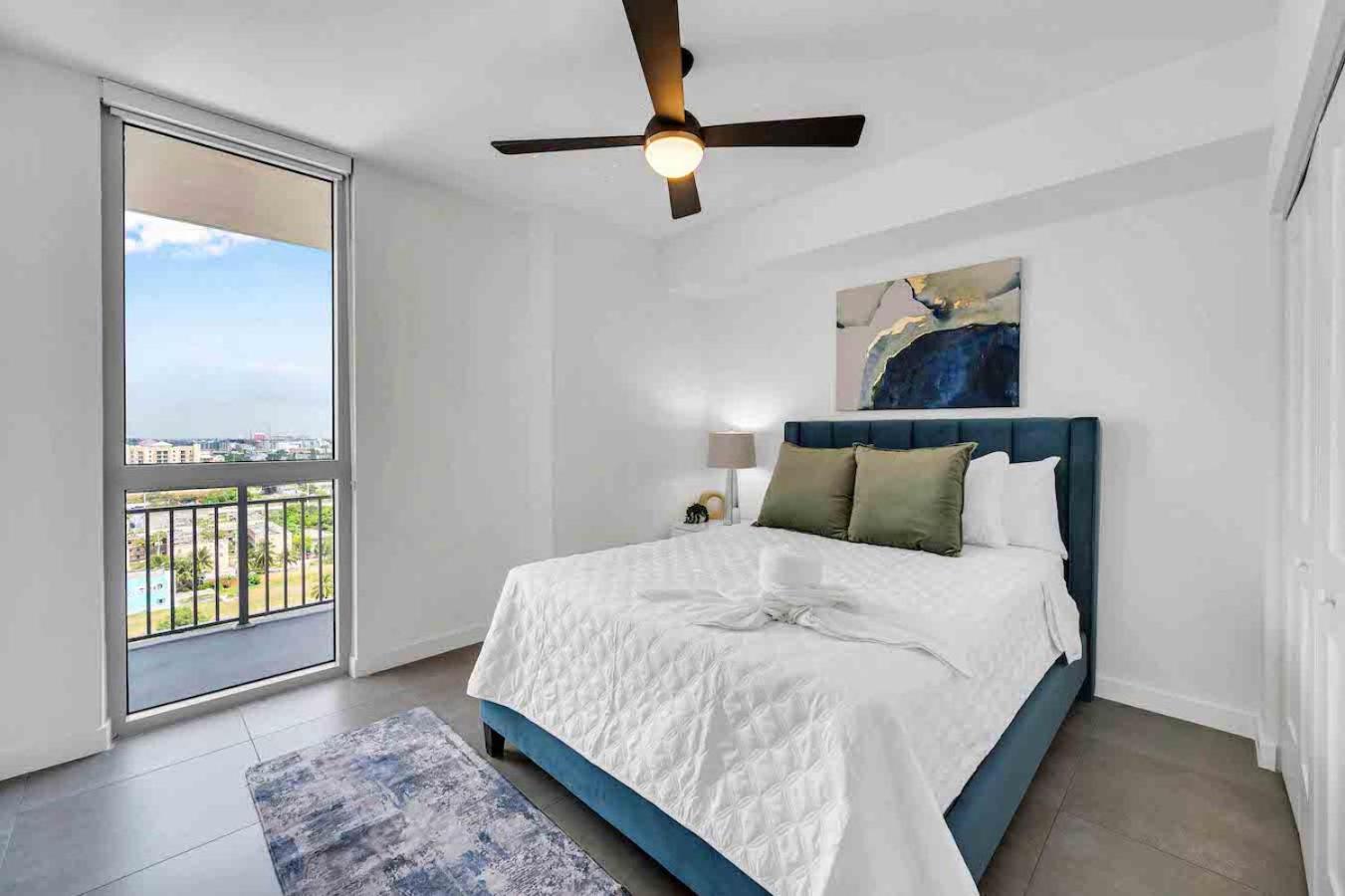 Amazing 3 Bed Unit In Dwntwn Miami With Free Parking Apartamento Exterior foto